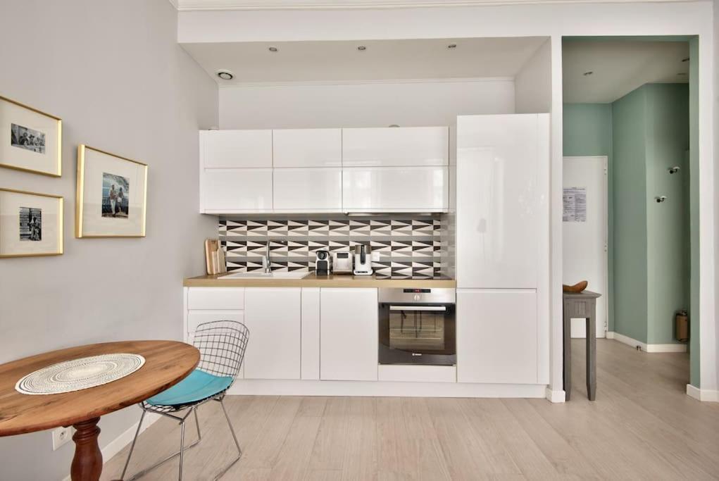 Very Nice 2P With All Comfort, City Center Ac/Wifi Exterior photo